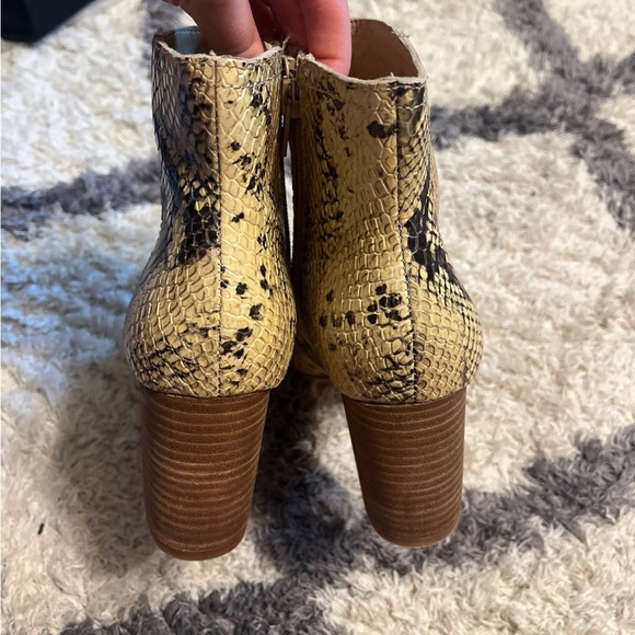 Lucky Brand Sheirin Leather Snake Skin Booties 6 - Picture 2 of 8